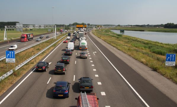 Rekeningrijden personenauto’s in 2026: transportbranche blij